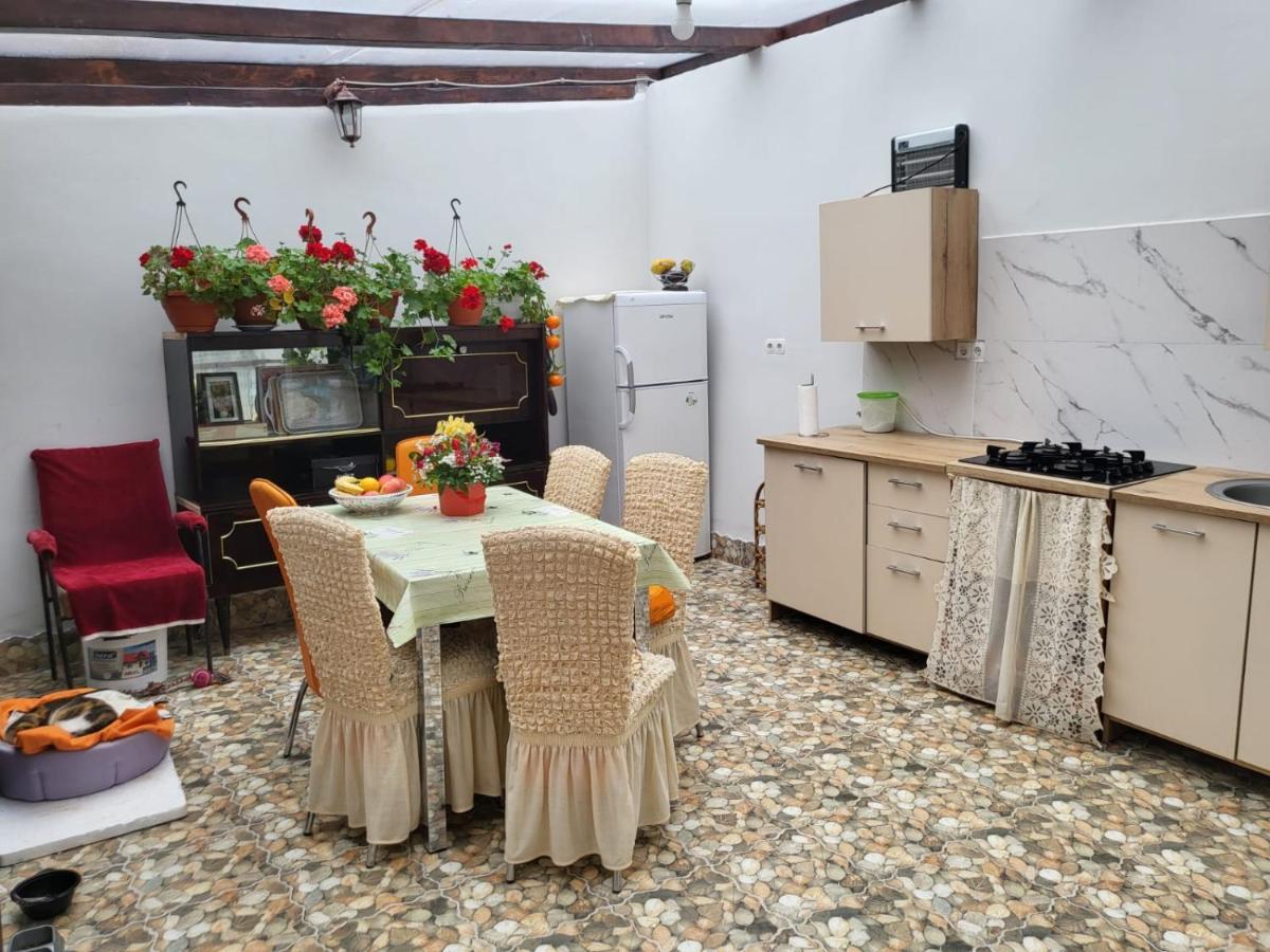 Apartament Cu Terasa Si Gratar Apartment Satu Mare Exterior photo